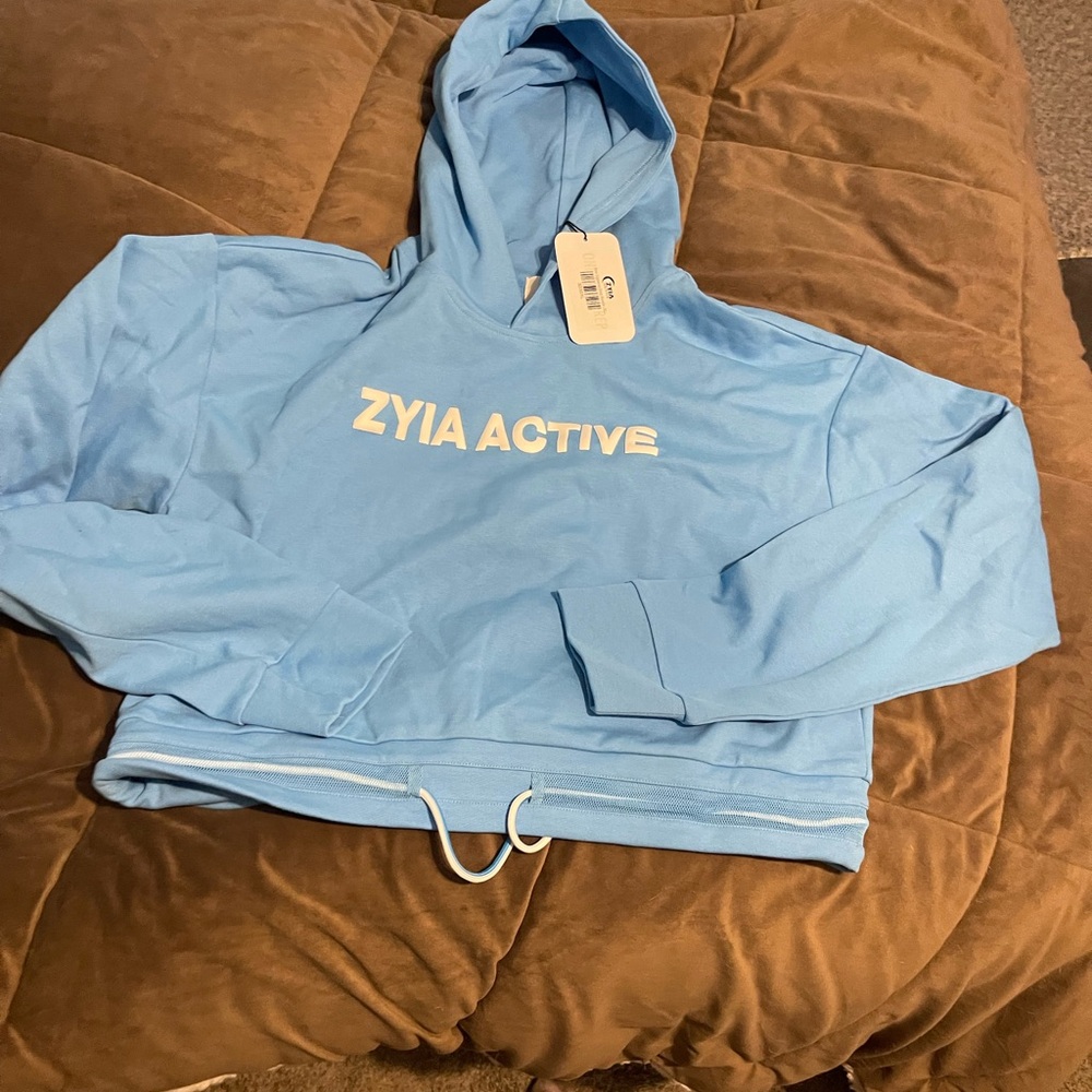 Zyia crop hoodie